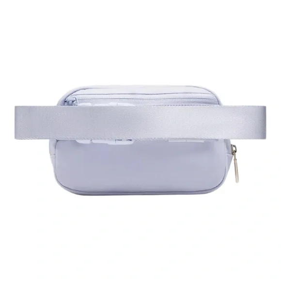 Lululemon Everywhere Belt Bag Serene Blue, 1L NWT - Picture 2 of 9